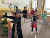 Tanec koster [nové okno]