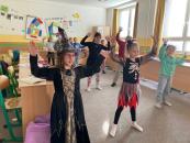 Tanec koster [nové okno]